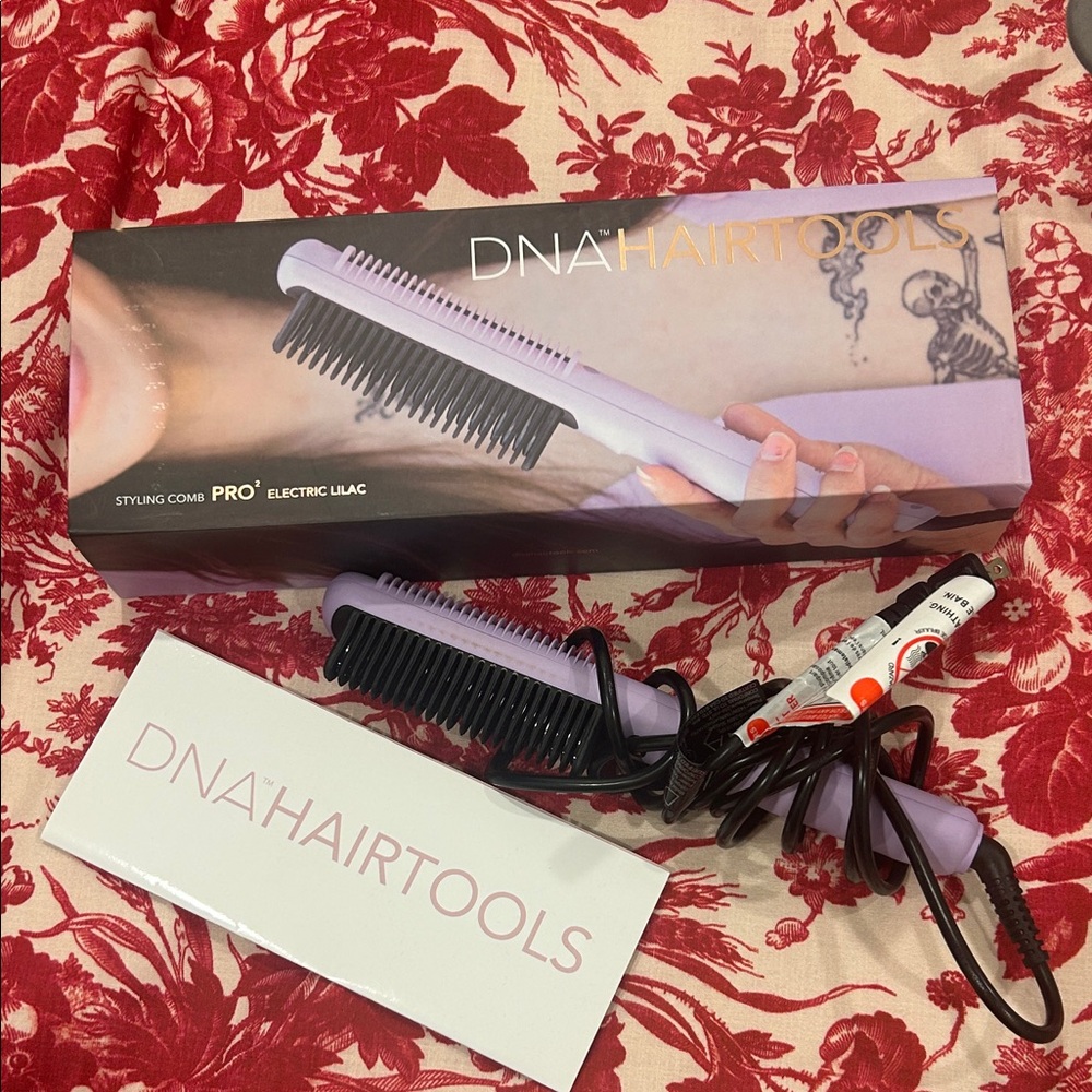 Electric Lilac Styling Comb